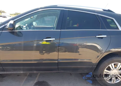 2015 Cadillac Srx Luxury Collection z USA, uszkodzony, nr VIN 3GYFNBE39FS558922